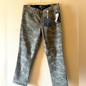 Brand new Olive camouflage pants with slimming panels. Super cute!